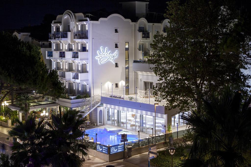 Royal Boutique Hotel Riccione Esterno foto